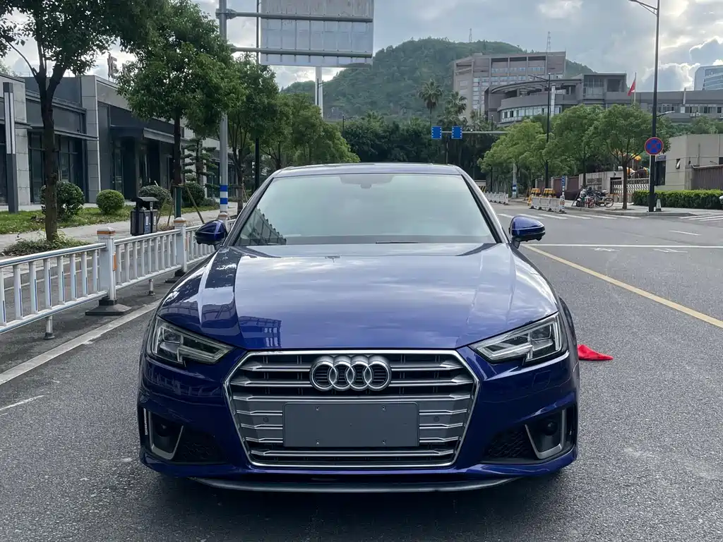 Audi A4L 2021