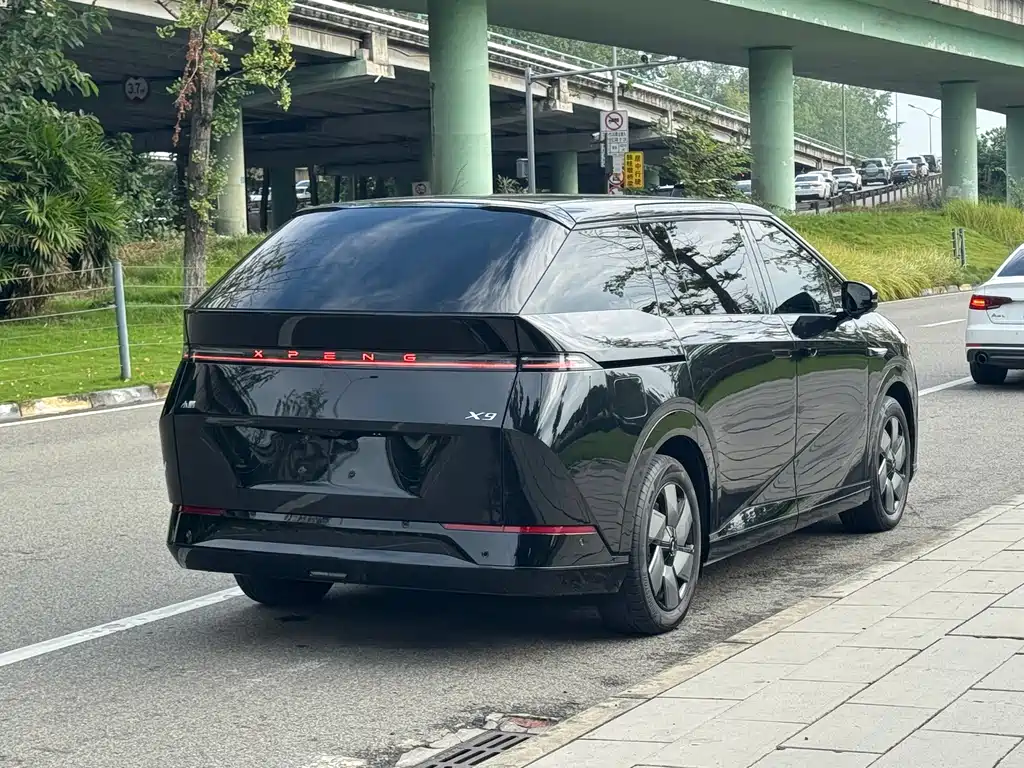 XPeng X9 — миниатюра 5