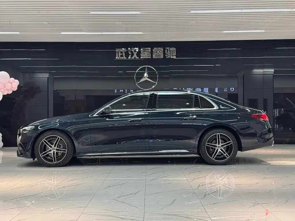 Mercedes-Benz E-Class — миниатюра 5