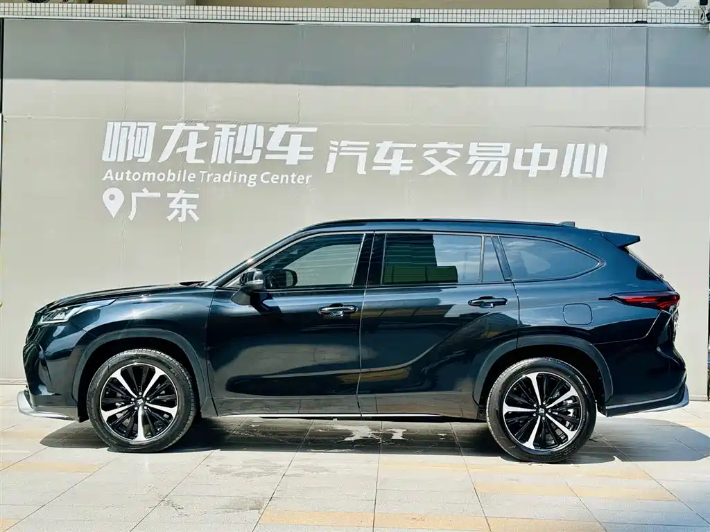 Toyota Crown Kluger 2022 2.0T