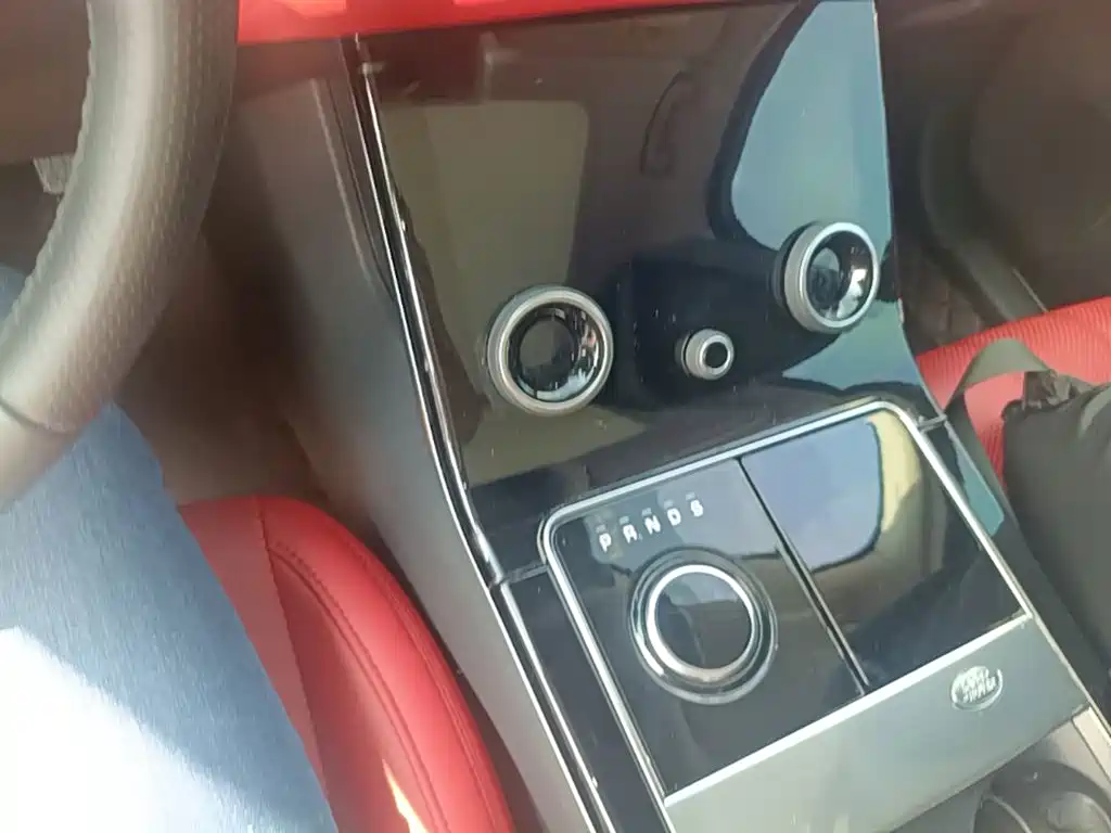 Land Rover Velar — миниатюра 14