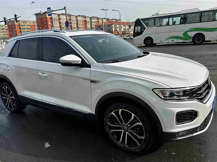Volkswagen T-Roc — миниатюра 3