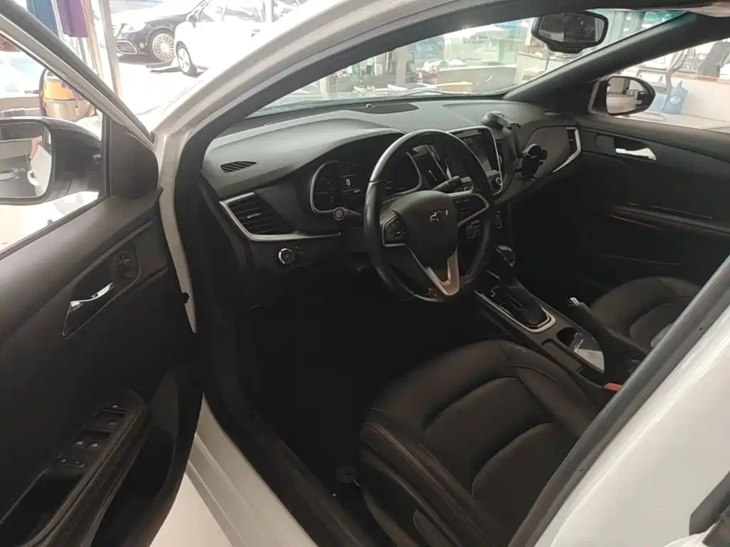 Chevrolet Monza — миниатюра 16