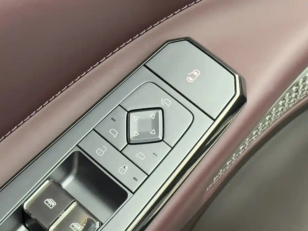 Denza Denza Z9GT — миниатюра 22