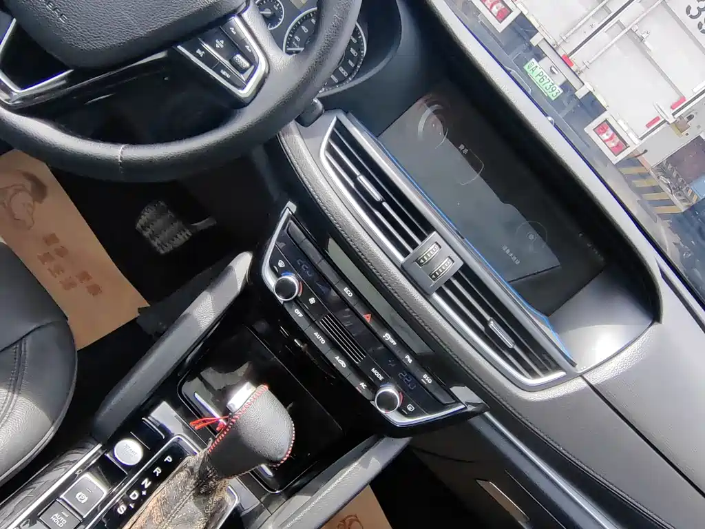 Borgward BX7 — миниатюра 17
