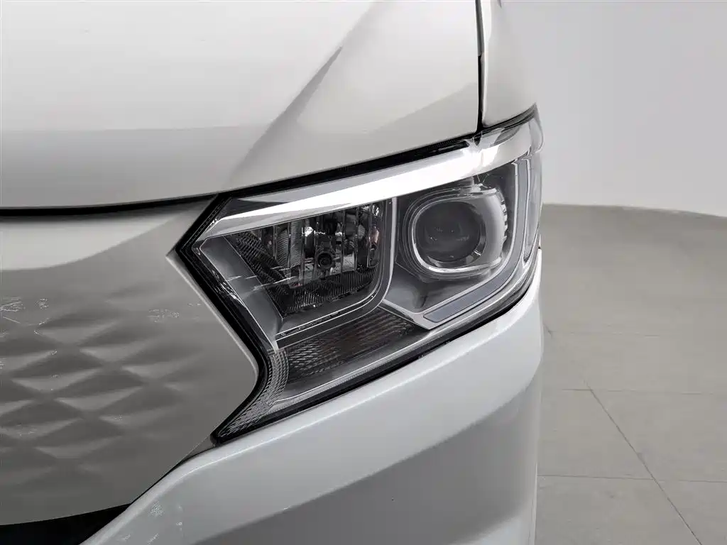 CHANGAN CROSS STAR V7 EV