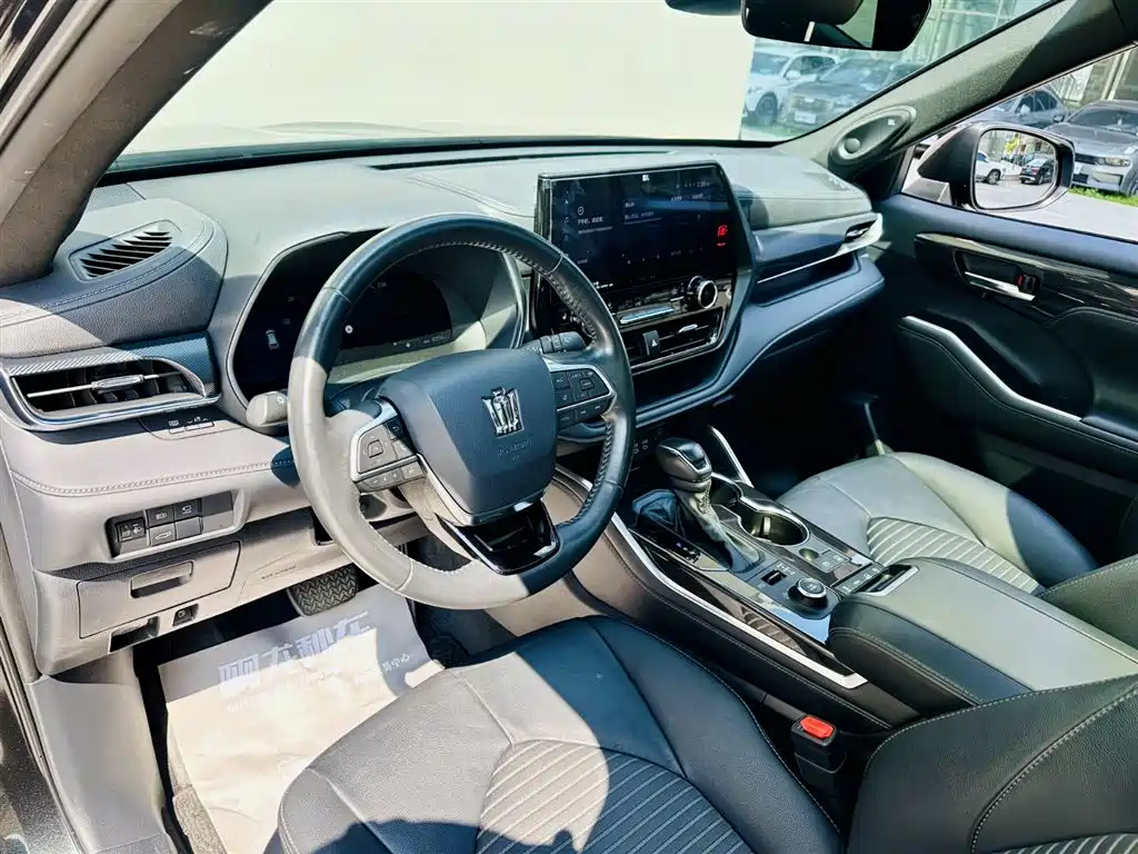 Toyota Crown Kluger 2022 2.0T