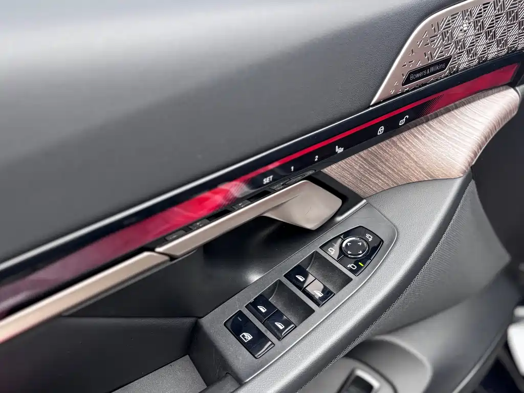 BMW 5 Series — миниатюра 14