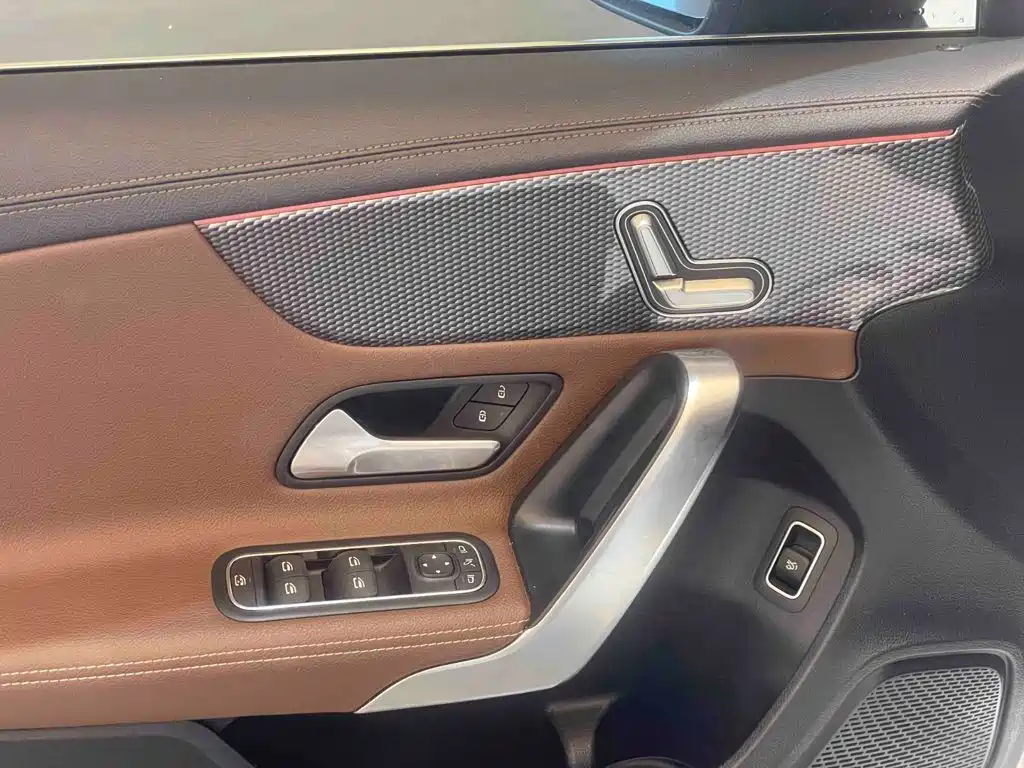 Mercedes-Benz A-Class — миниатюра 6