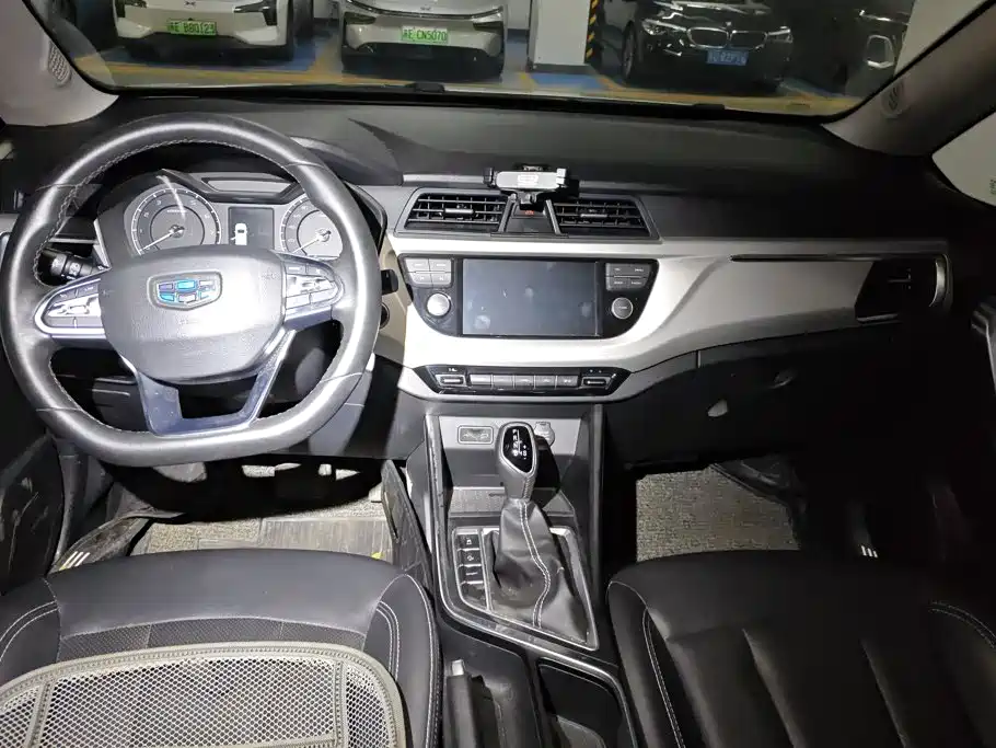 Geely Vision X3 — миниатюра 12