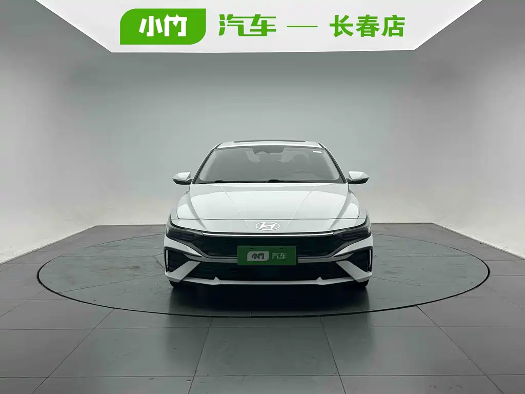 Hyundai Elantra 2023 1.5L CVT LUX Luxury