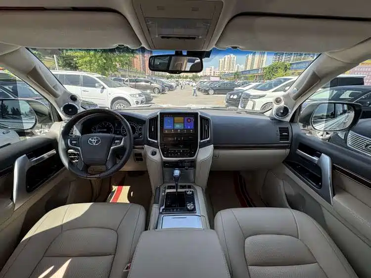 Toyota Land Cruiser 2017 5.7L