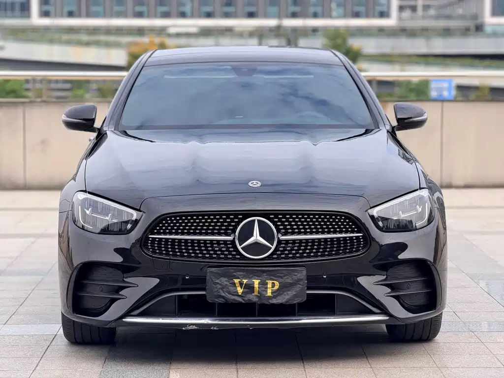 Mercedes-Benz E-Class — миниатюра 2