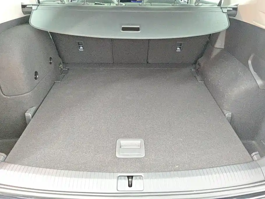 Volkswagen Tiguan L PHEV — миниатюра 4