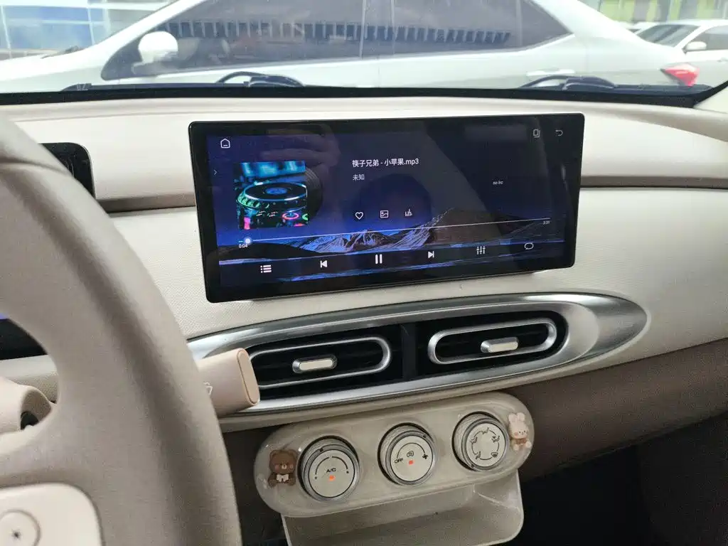 Wuling MINIEV — миниатюра 9