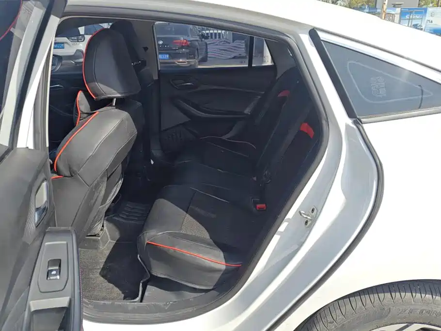 MG MG5 — миниатюра 11