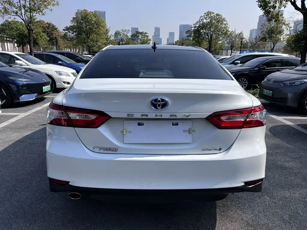 TOYOTA CAMRY