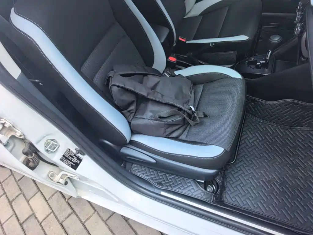 Toyota Yaris L — миниатюра 25