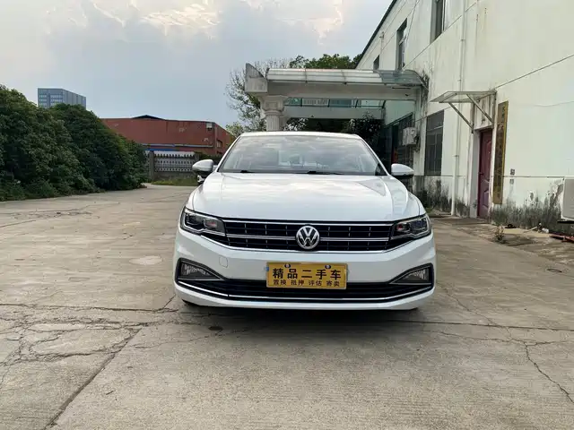 VOLKSWAGEN BORA 2020