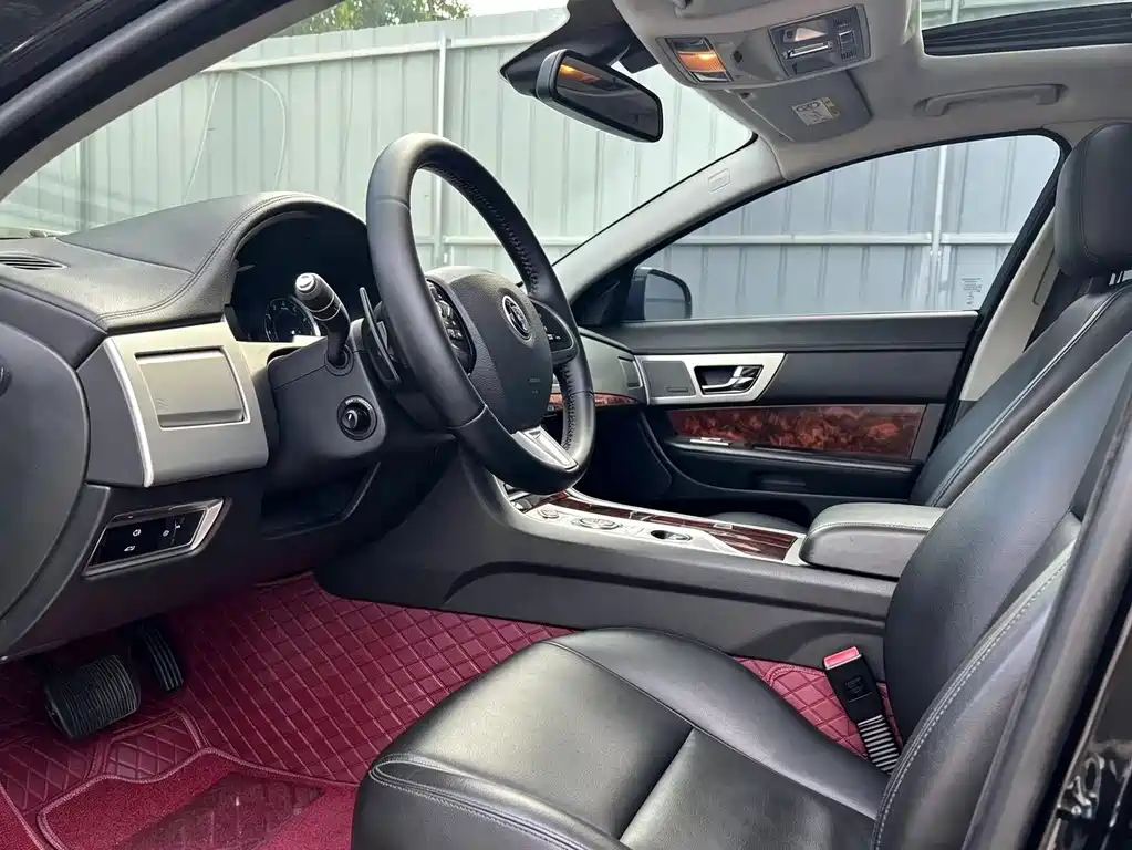 Jaguar XF — миниатюра 9
