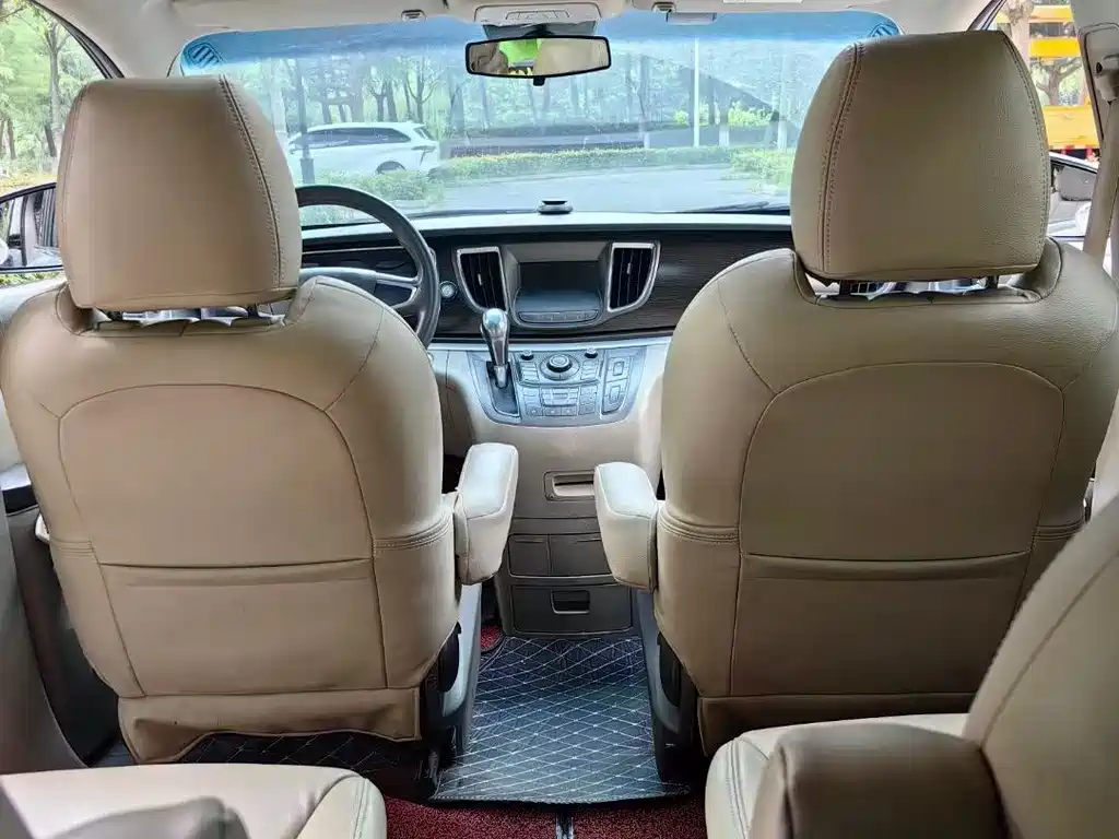 Buick GL8 2011 2.4L CT Luxury Comfort