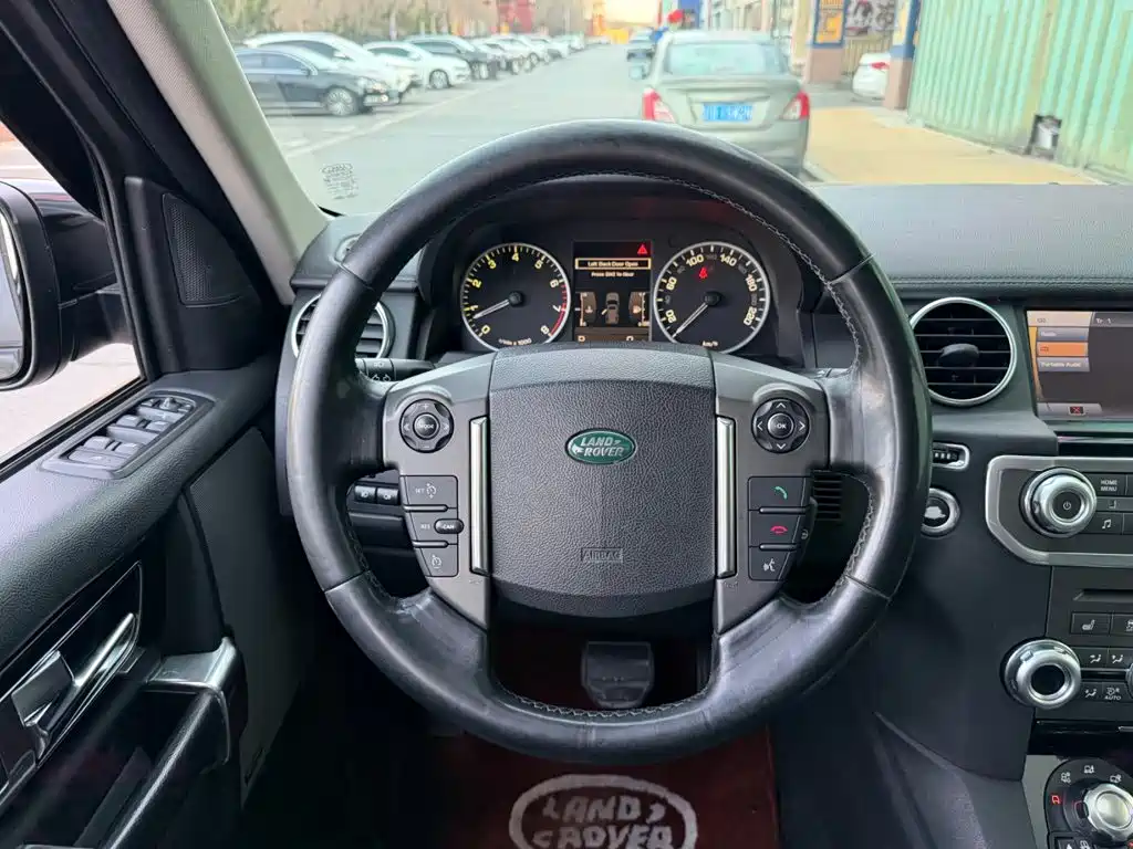 Land Rover Discovery — миниатюра 5