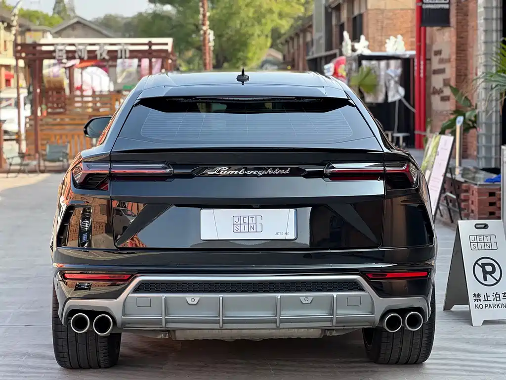 Lamborghini Urus — миниатюра 3
