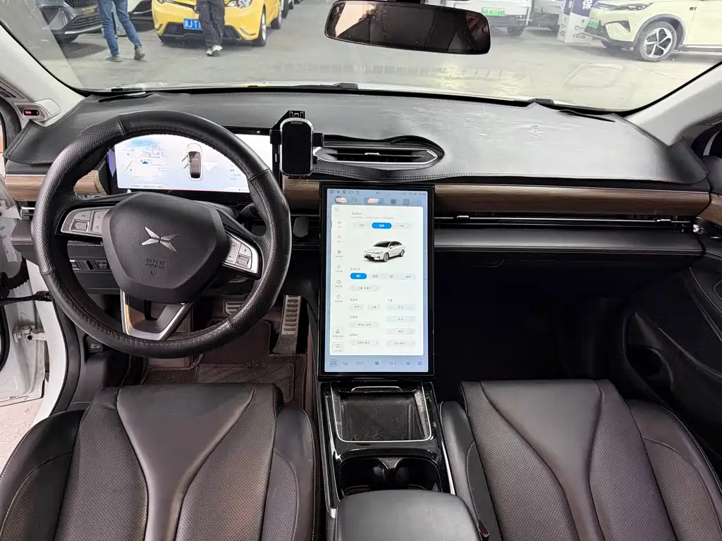 XPeng P5 — миниатюра 7