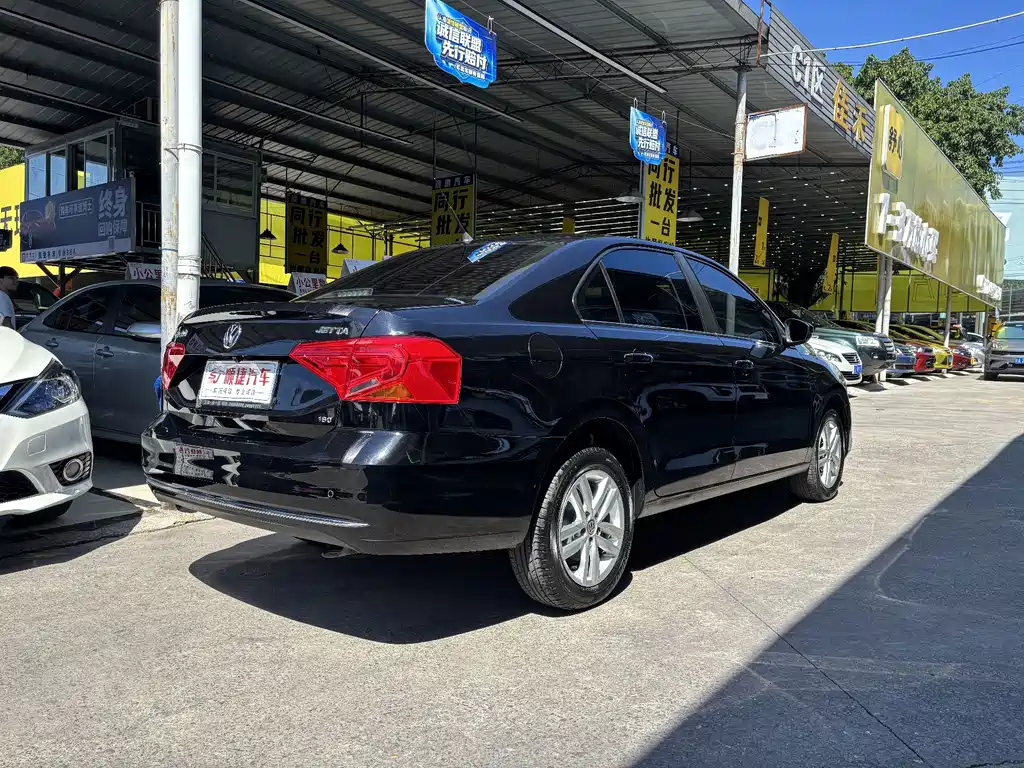 Volkswagen Jetta — миниатюра 11