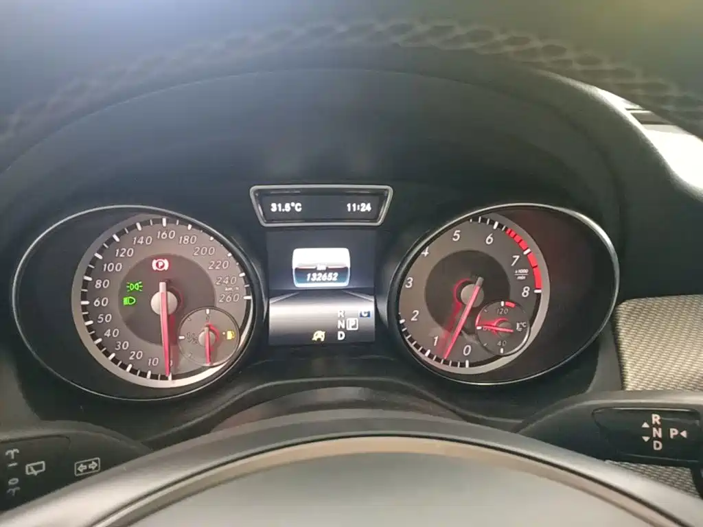 Mercedes-Benz GLA — миниатюра 12