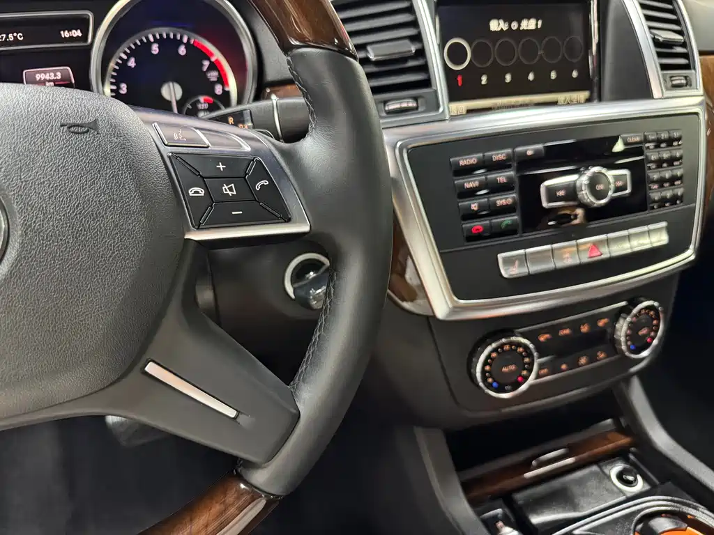 Mercedes-Benz M-Class — миниатюра 36
