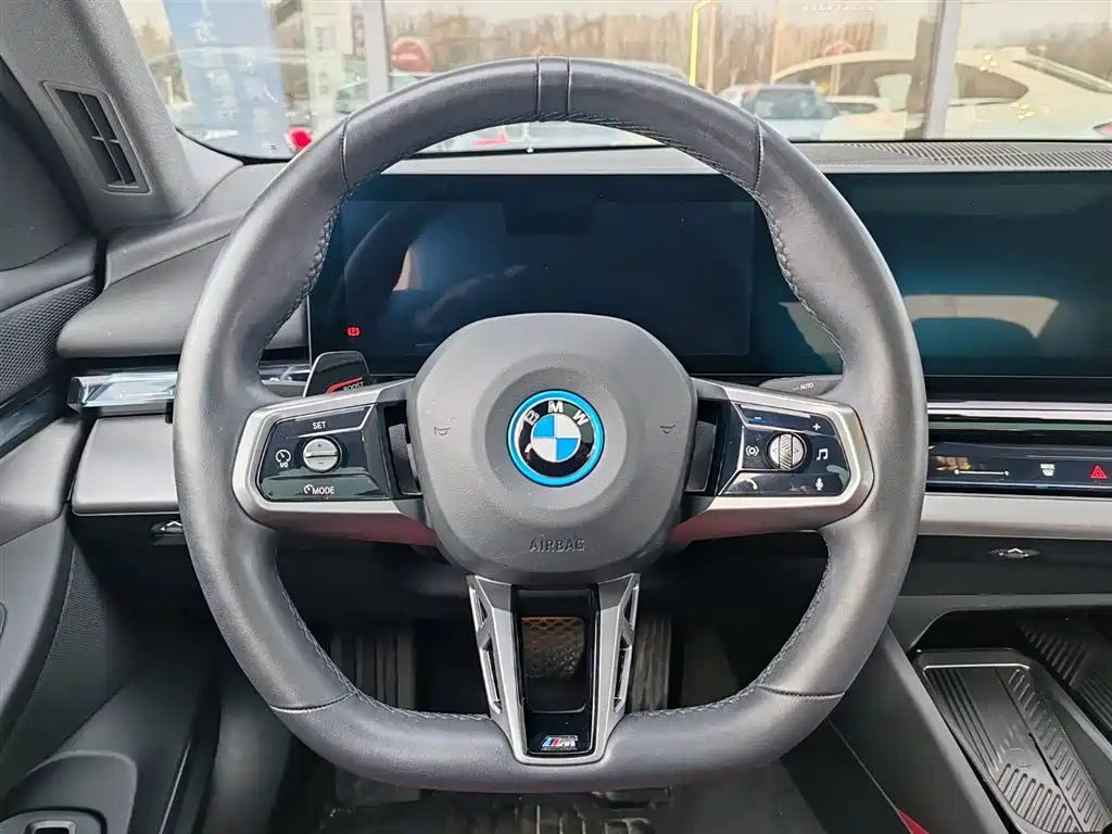 BMW I5