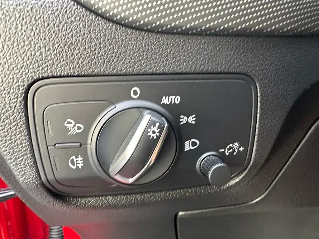 Audi Q2L — миниатюра 38