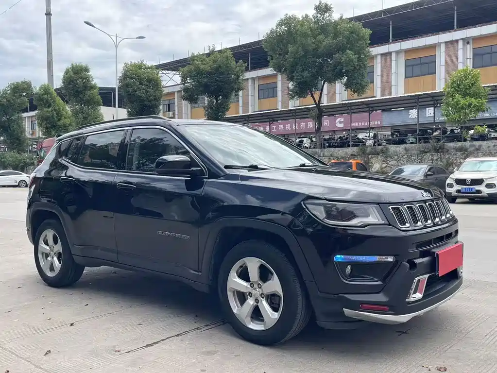Jeep Compass — миниатюра 3
