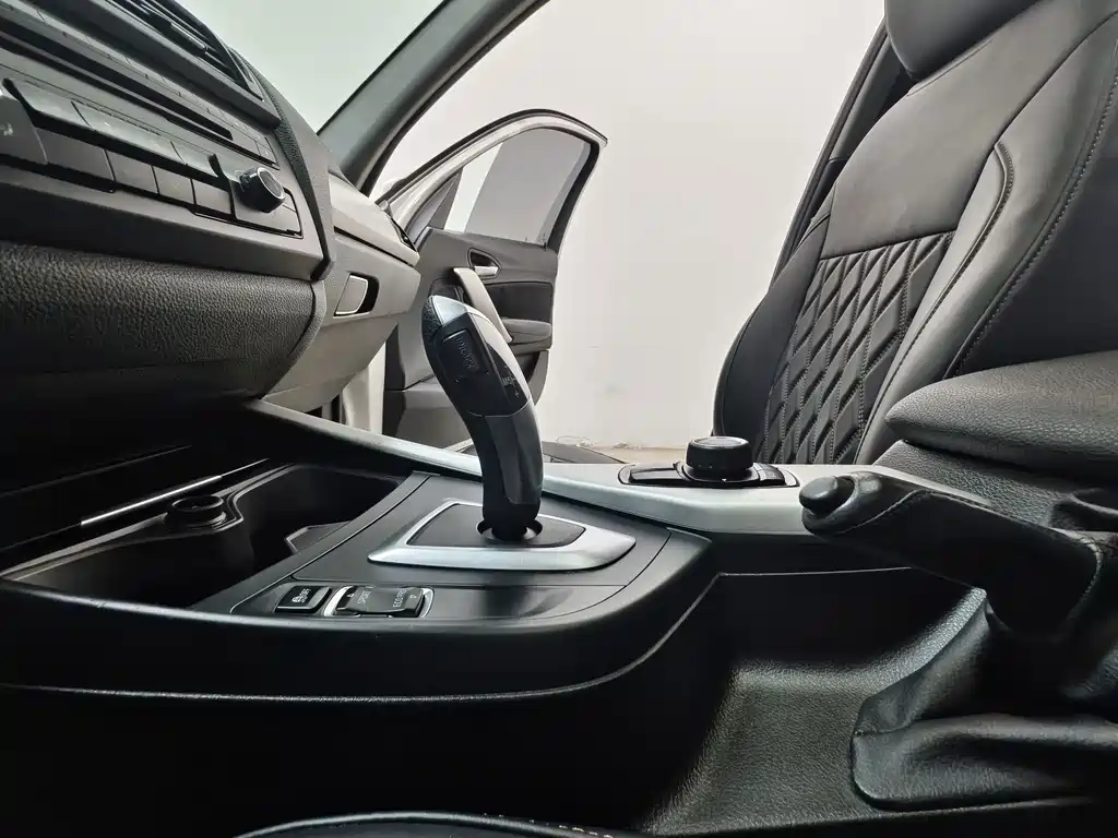 BMW 1 Series (Import) — миниатюра 12
