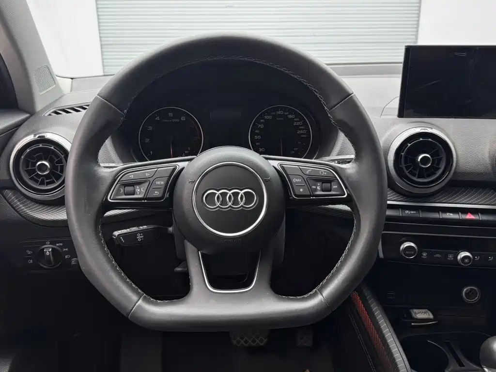 Audi Q2L — миниатюра 15