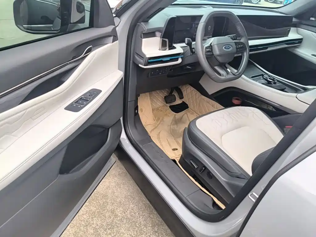 Ford Edge — миниатюра 16