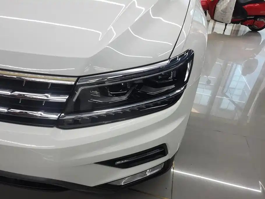 Volkswagen Tiguan L L 2019 380TSI AT Luxury 7 мест VI