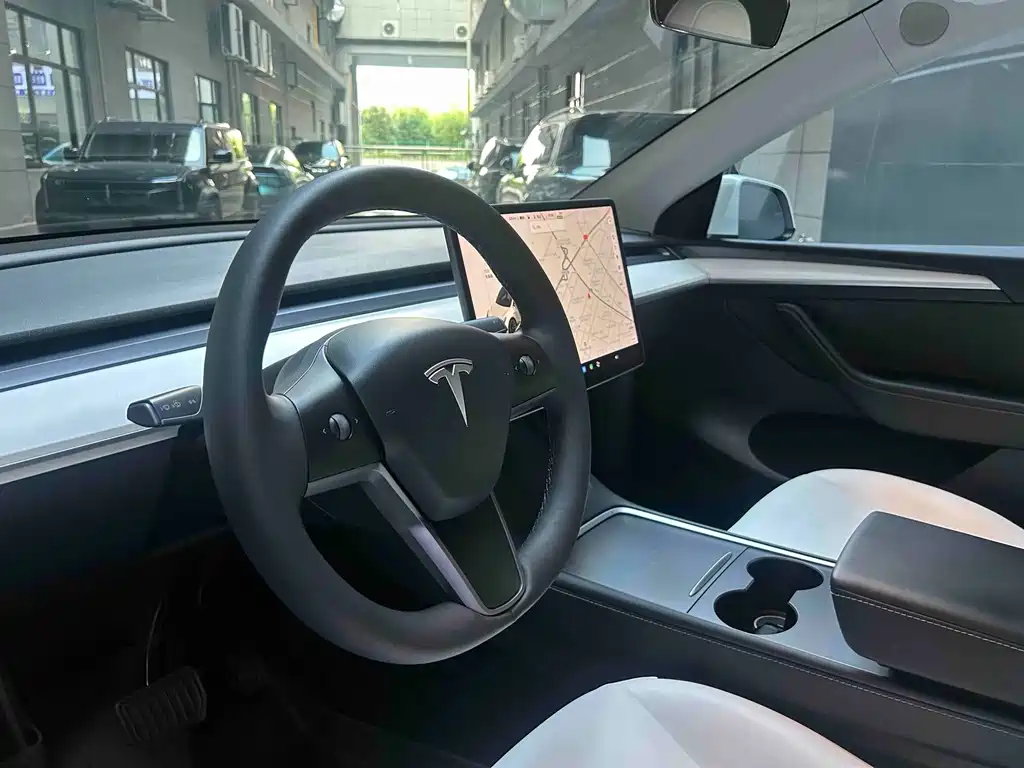 Tesla Model Y — фотографии объявления, Фото 12