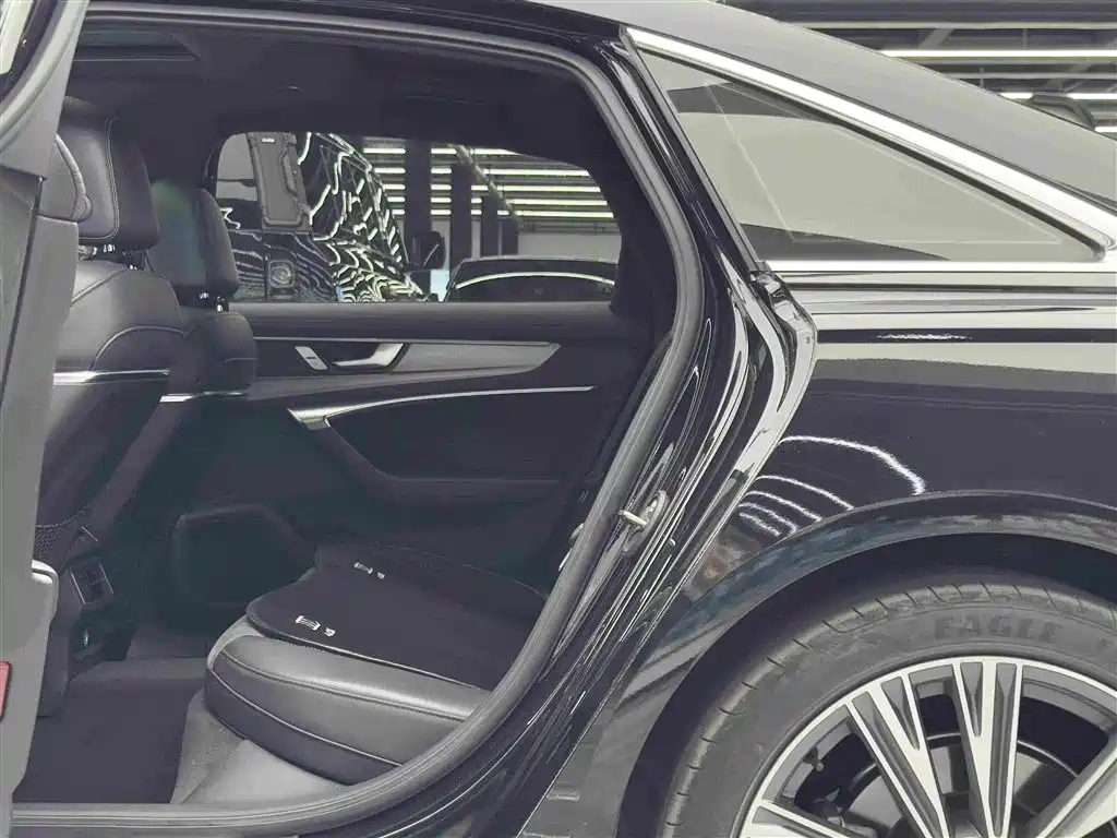 Audi A6L — миниатюра 9