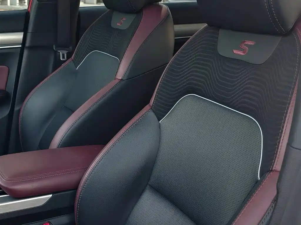 Geely Binyue 2020 PRO 260T DCT Battle