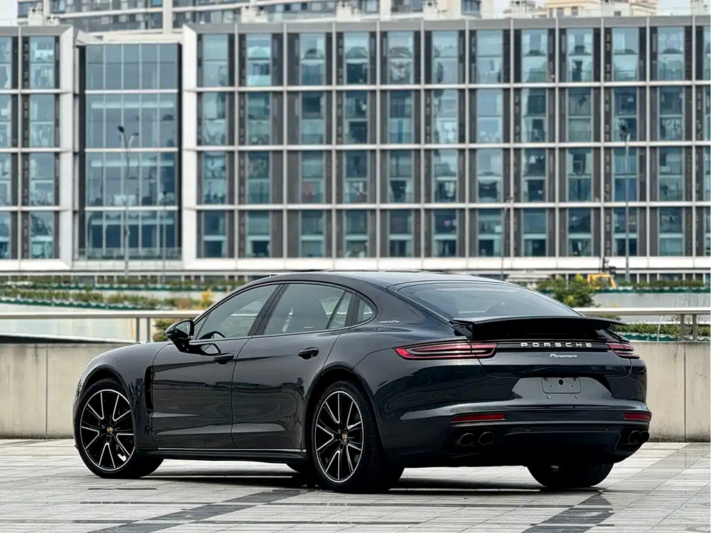 Porsche Panamera — миниатюра 3