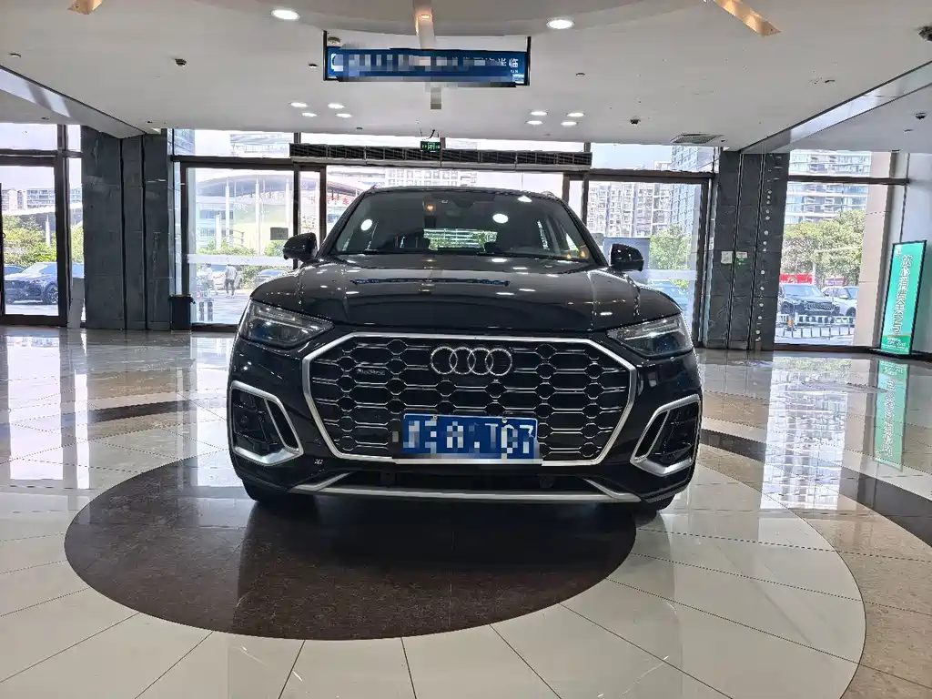 Audi Q5L — миниатюра 2