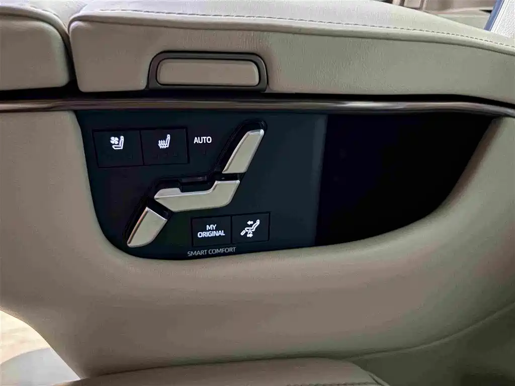 Toyota Vellfire — миниатюра 9