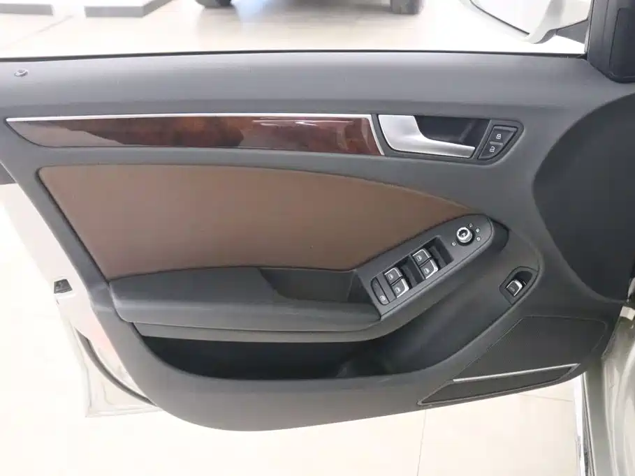 Audi A4L — миниатюра 12