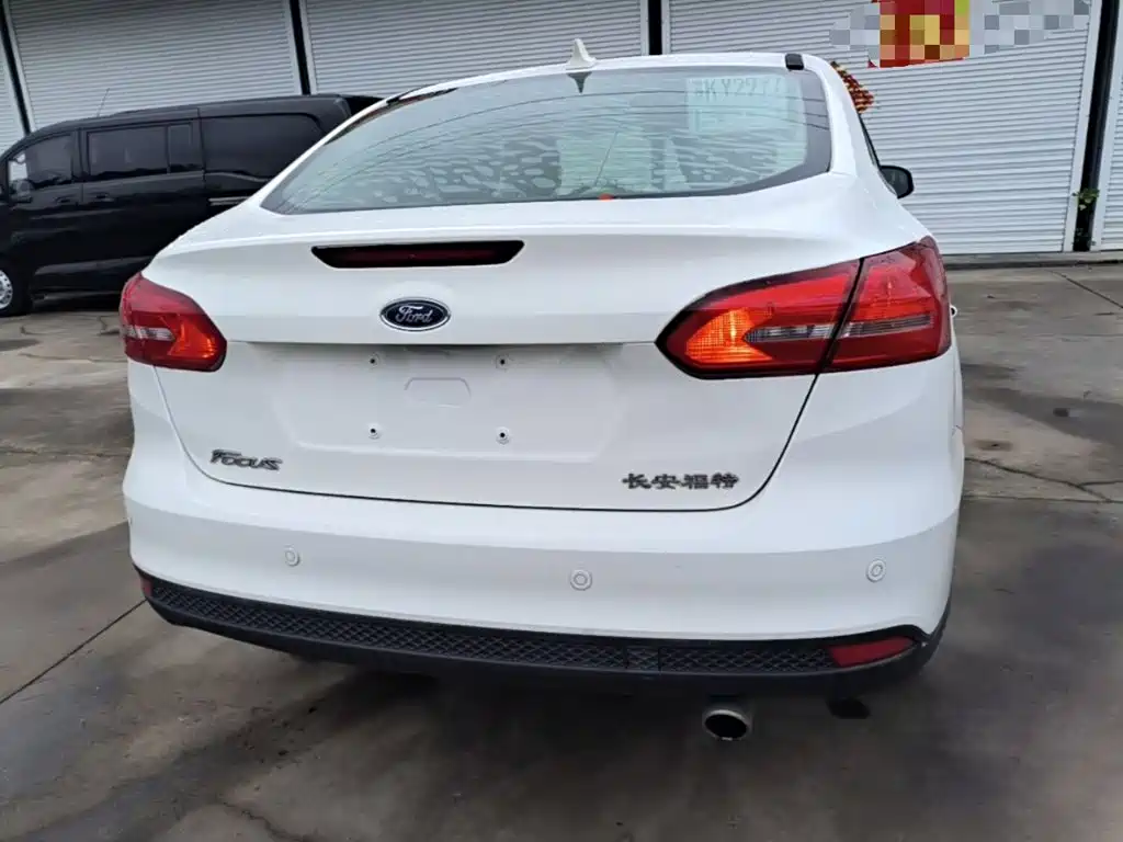 Ford Focus — миниатюра 6