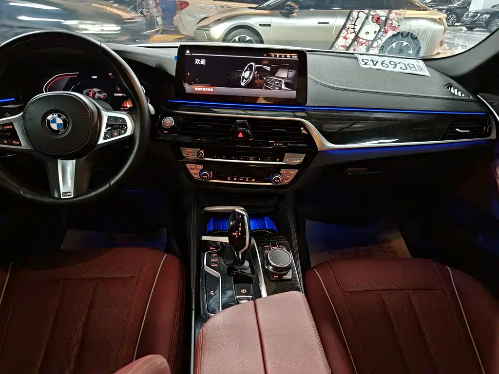 BMW 5 Series — миниатюра 11