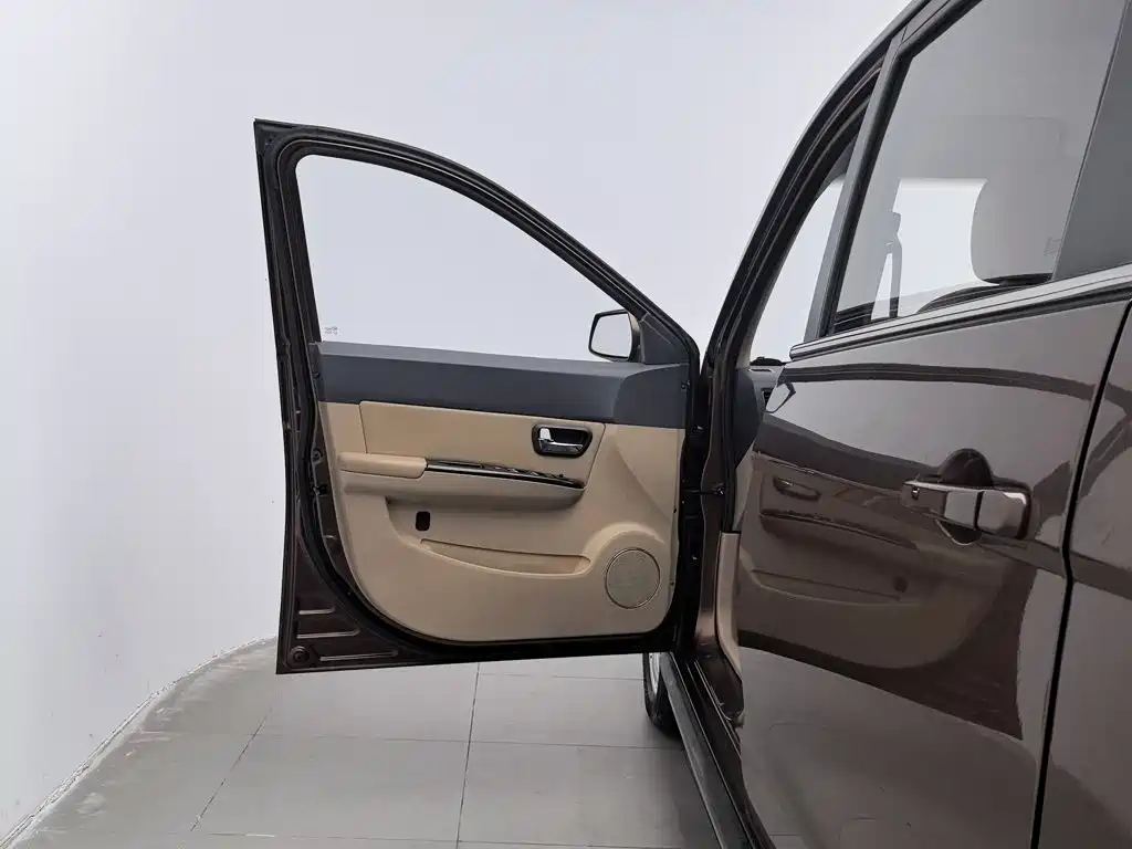 Wuling Hongguang — миниатюра 8
