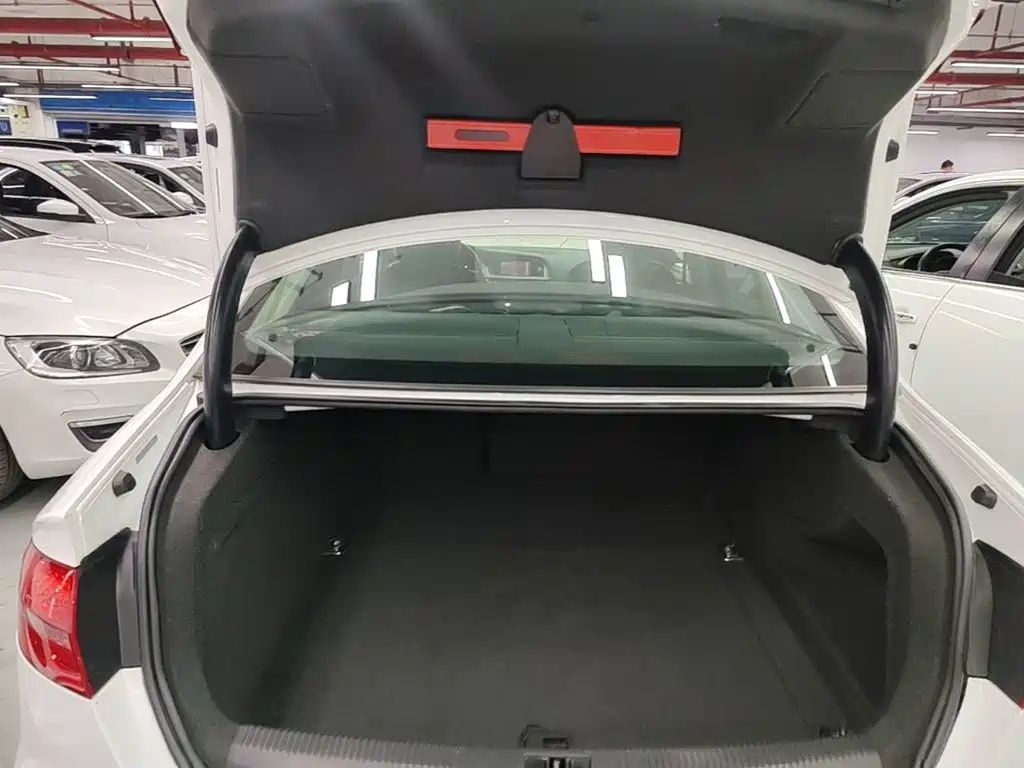 Audi A4L — миниатюра 19