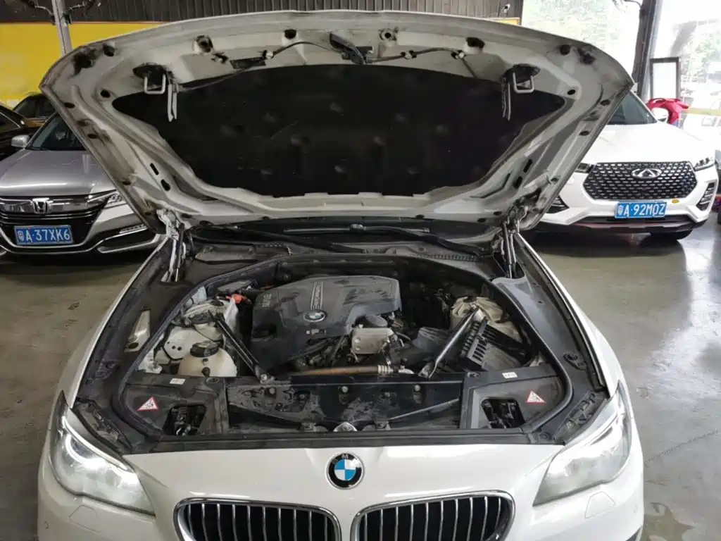 BMW 5 Series — миниатюра 20